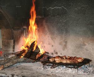 Grillfeuer im Dida Moj
