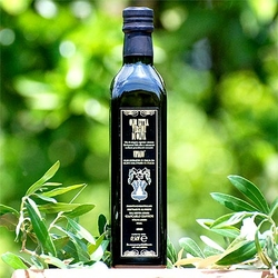 Giancarlo Giannini le Chiuse fra i Cipressi Vipiano Toskana Testsieger Italien Feinschmecker Olio Award 2011 und 2010 intensiv fruchtig