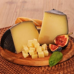 Pecorino Susardu NERO Sardischer Schafskäse Sardinien