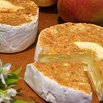 Degust Apfelkrone affinierter Camembert mit Apfel und Nuss vom Käseaffineur Hansi Baumgartner