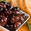 Eingelegte schwarze Oliven