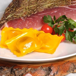 Ravioli mit Speckfüllung Ravioli Prosciutto Crudo Ripienissimi